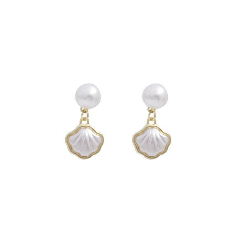 A Pair of French Imitation Shell Pearl Earrings | Light Luxury and High-End, Fashionable and Versatile for Daily and Banquet Wear, Copper Posts, No Box